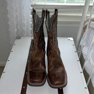 Laredo Women’s cowboy boots worn 2 twice